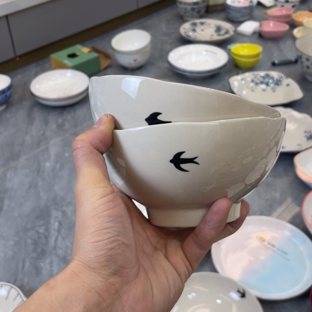 陶瓷微瑕餐具介意勿拍，满18飞！