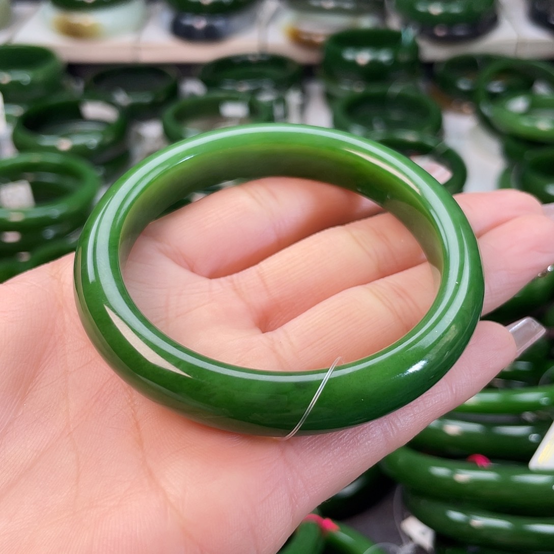 和田玉（碧玉）手镯未镶嵌
