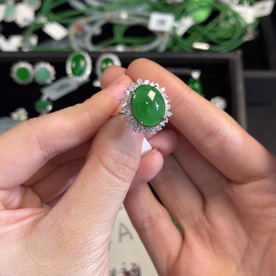 翡翠银S925镶嵌戒指蛋面戒指