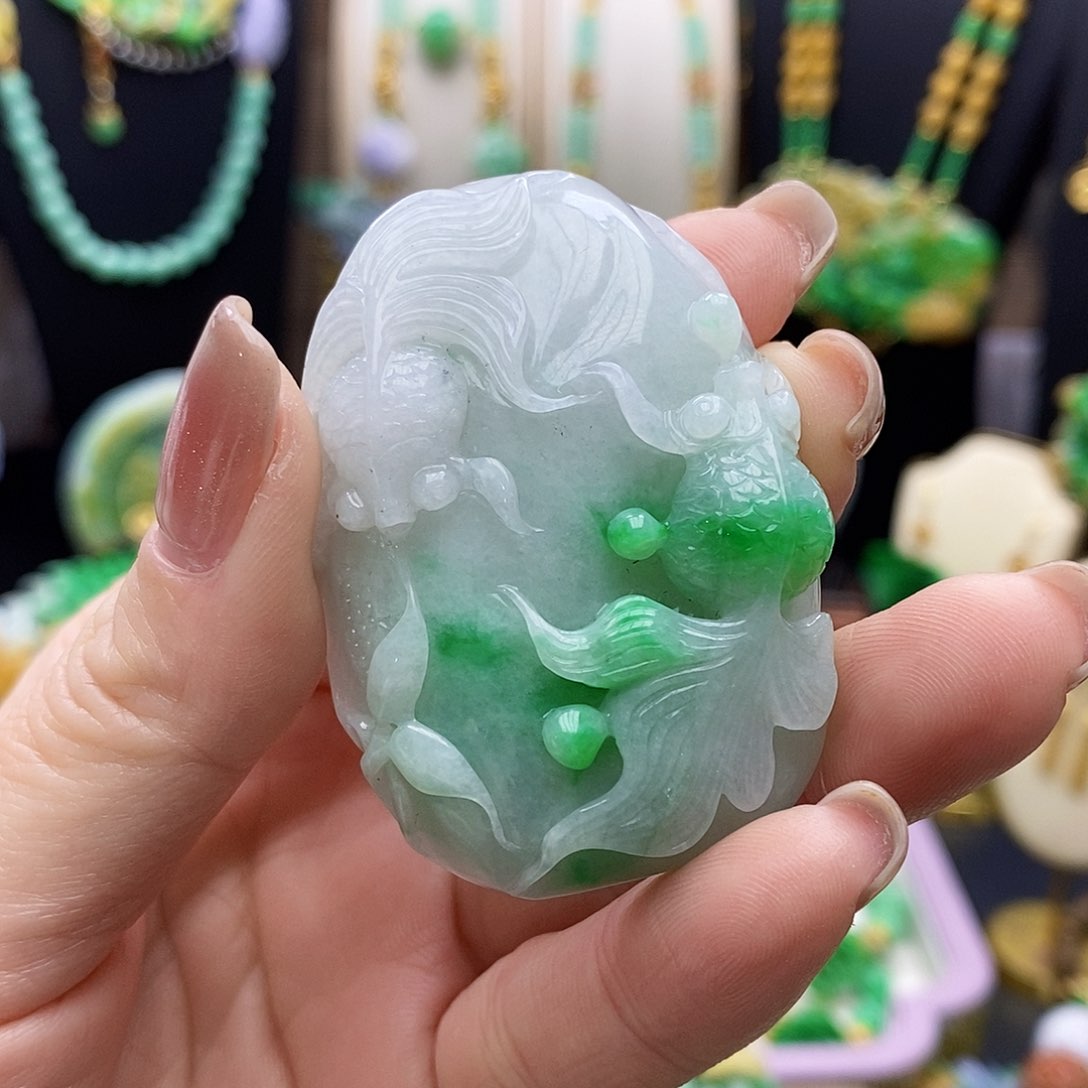 翡翠颈饰未镶嵌天然