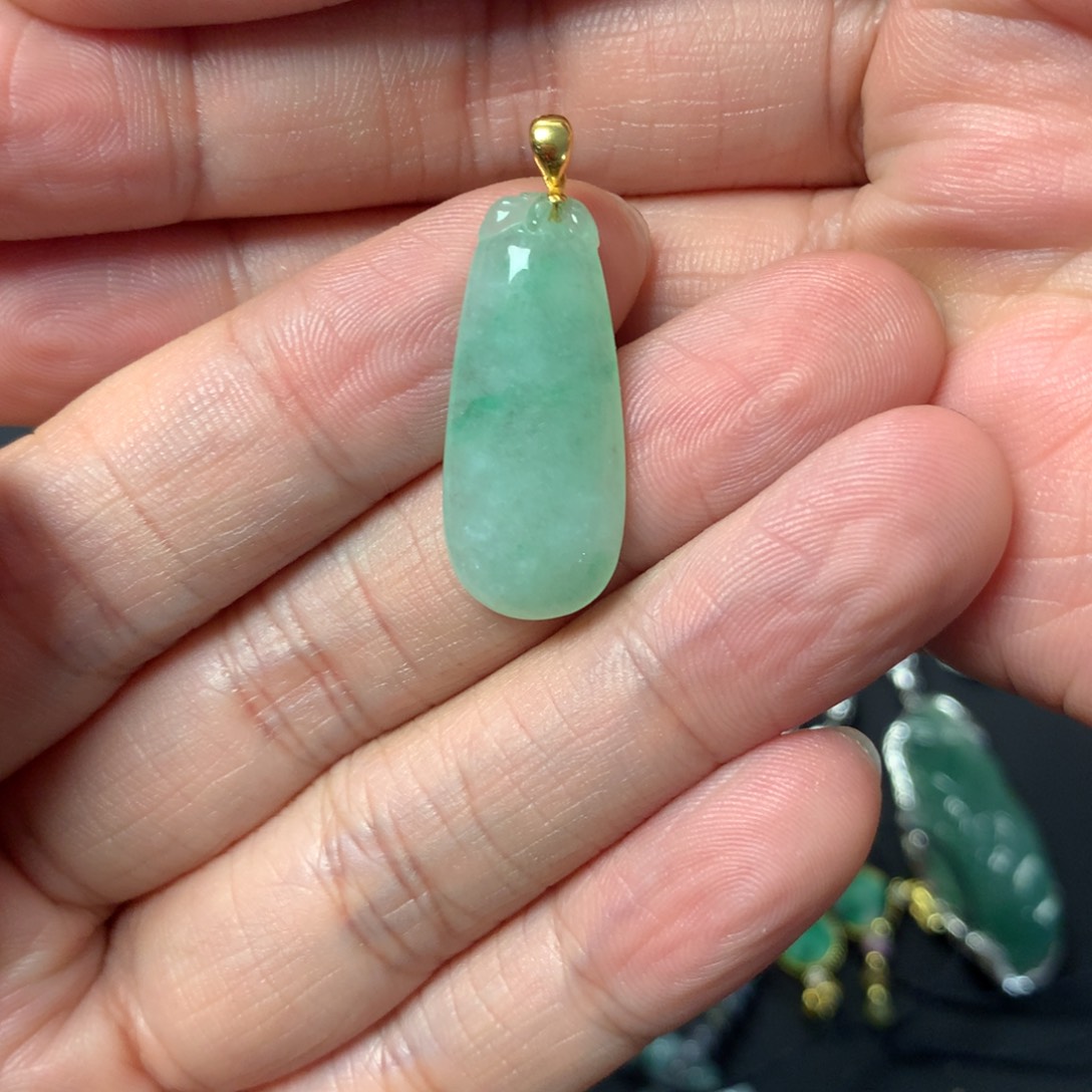 翡翠吊坠(不含链)18K金镶嵌