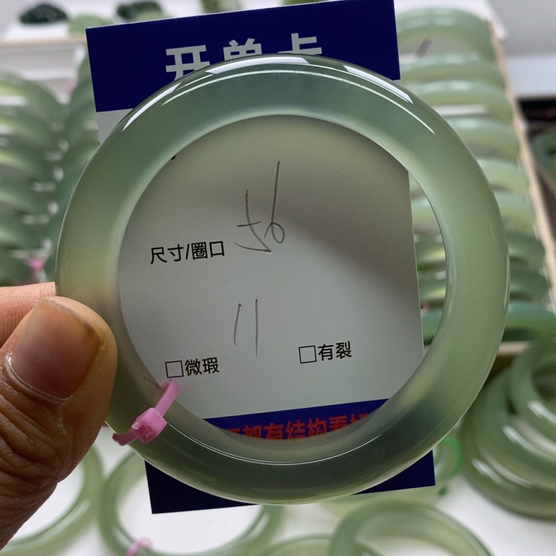 蛇纹石玉手镯未镶嵌轩*