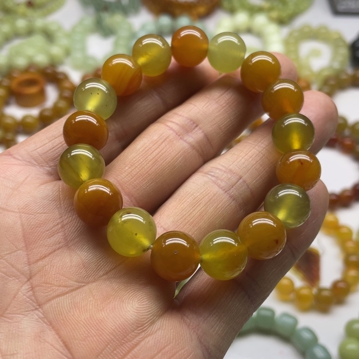 蛇纹石玉手串未镶嵌丹**轩