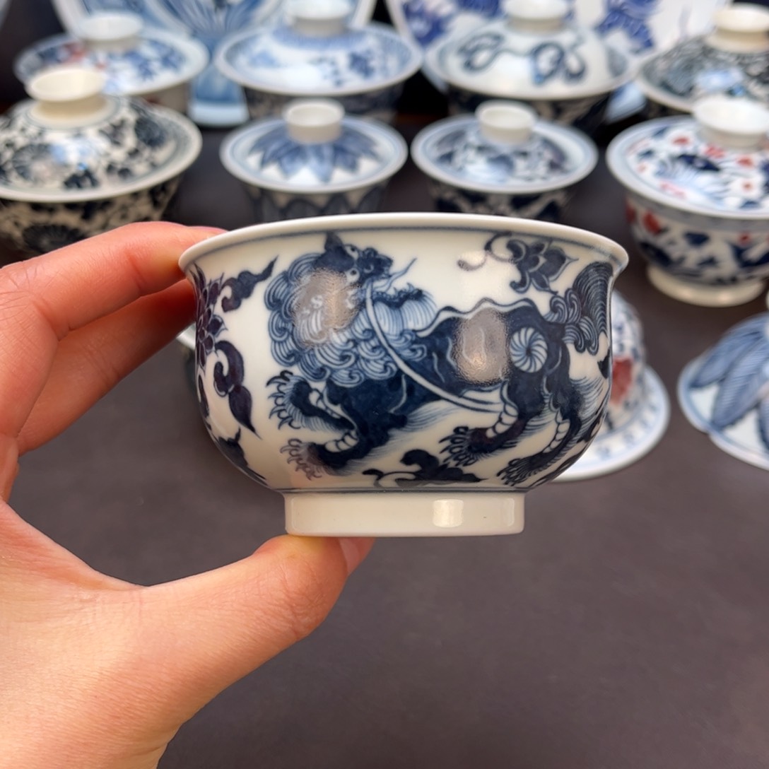 托**乙景德镇青花狮子主人杯