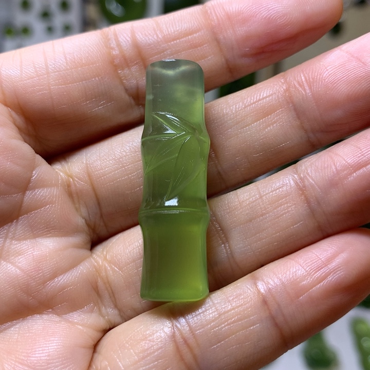 岫玉颈饰未镶嵌吊坠