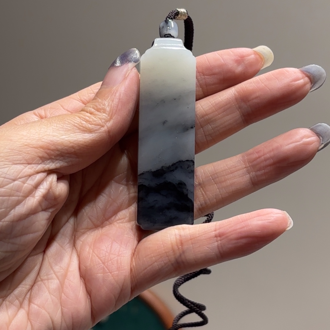 晴****和田玉未镶嵌颈饰