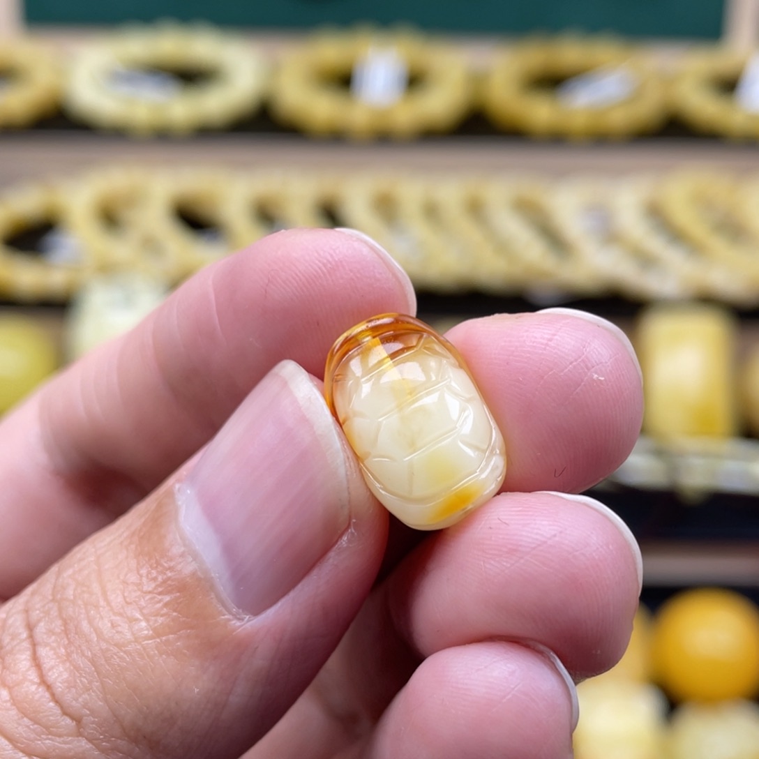 琥珀裸石未镶嵌琥珀蜜蜡