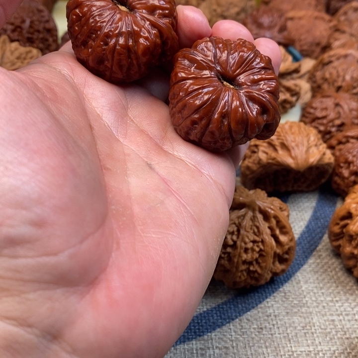 文玩核桃把件巧****焙核桃