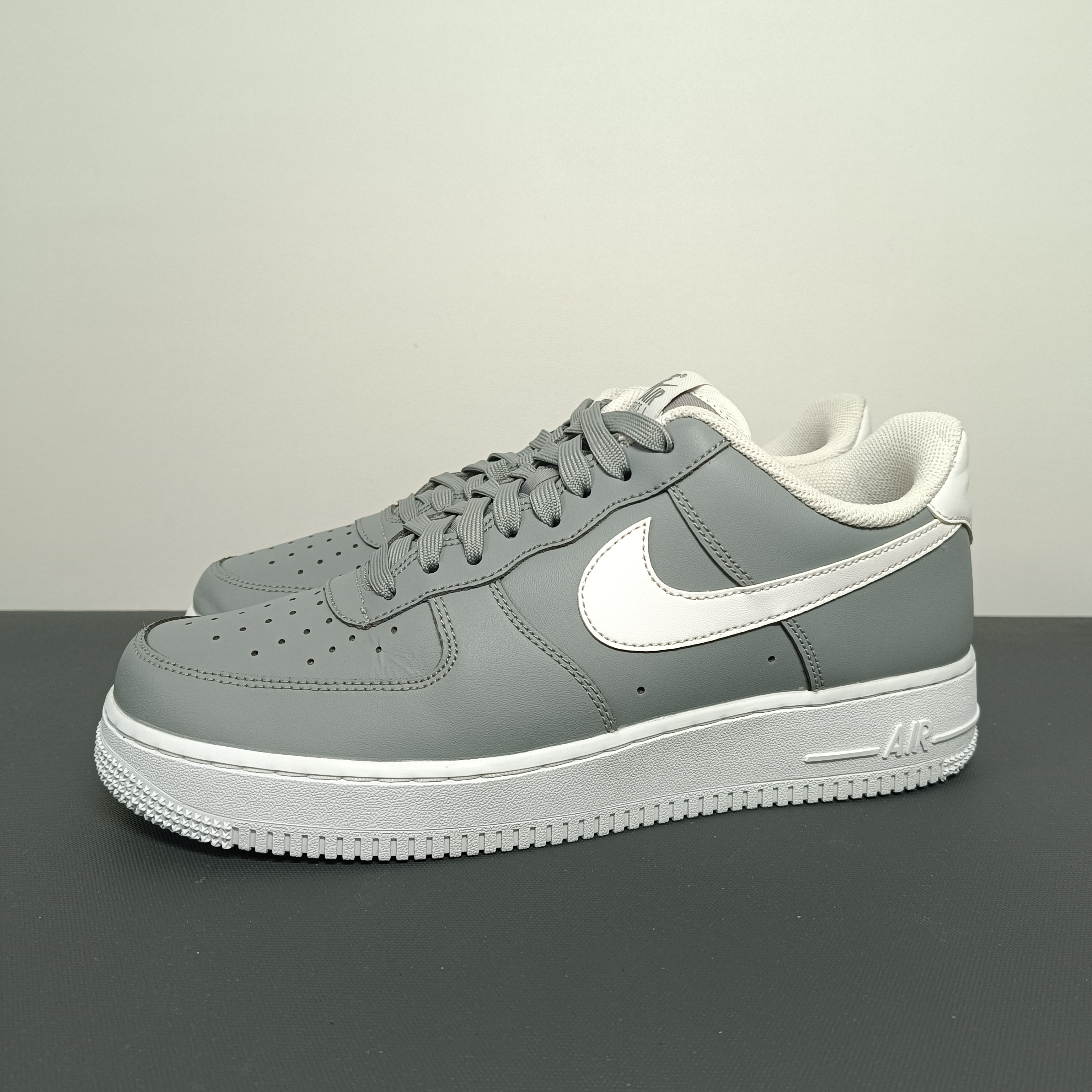 42码/95新 Nike耐克空军一号狼灰 无原装鞋垫鞋盒 公价二四九九