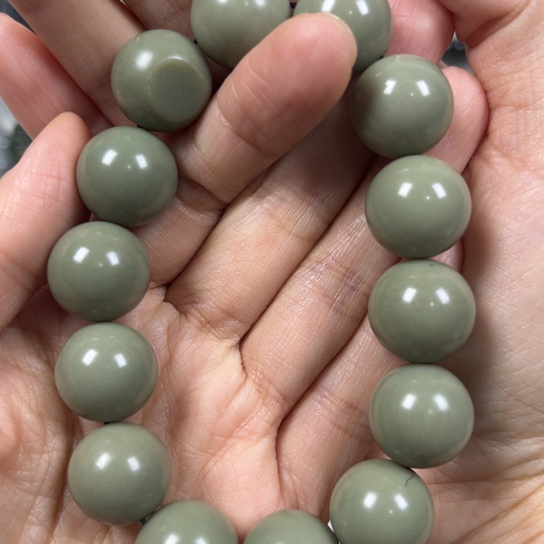 和田玉手链未镶嵌暮**洋卡16圆珠