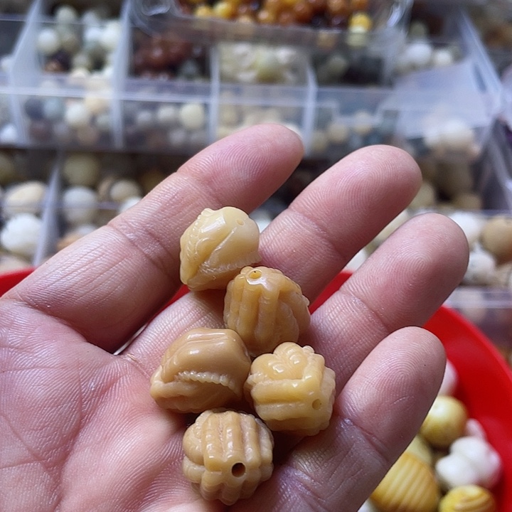 白玉菩提吊坠精品佛手19给八个