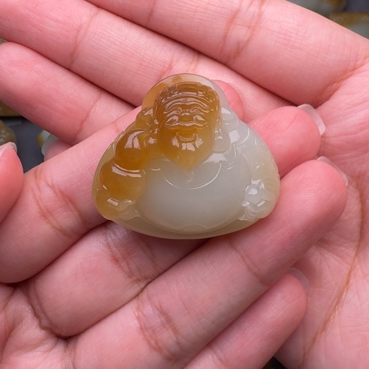 和田玉未镶嵌颈饰z***g