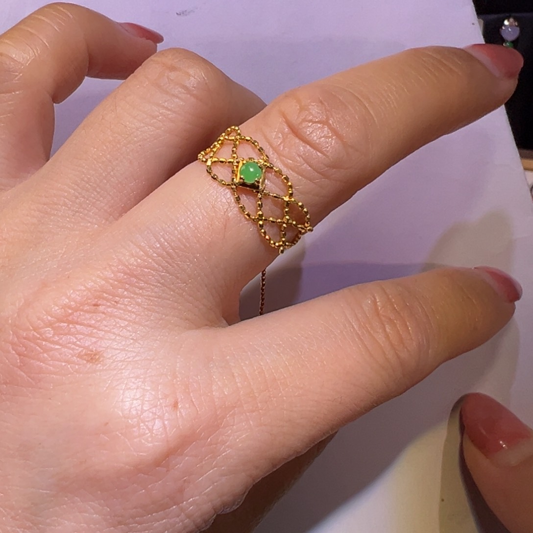 翡翠颈饰18K金镶嵌戒指