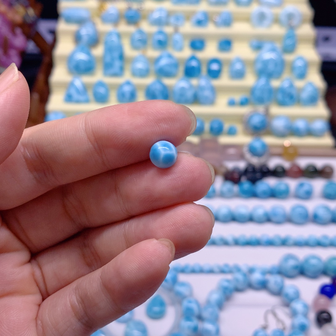 大***呀针钠钙石（海纹石）未镶嵌珠宝半成品