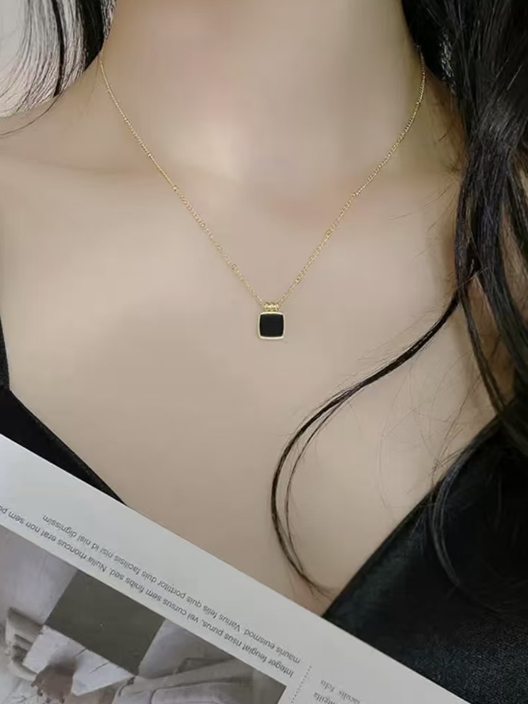 钛钢项链 黑色方牌项链女小众锁骨链毛衣配饰新中式轻奢不掉色