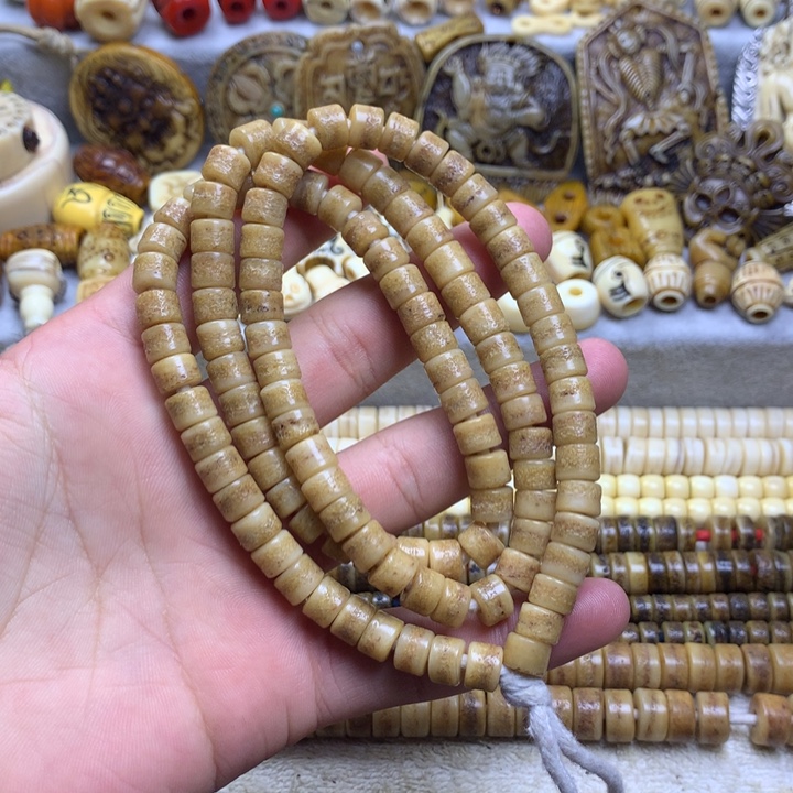 大叶紫檀（黑酸枝木类）