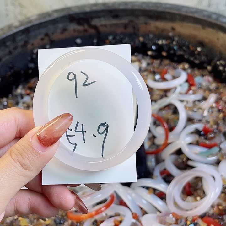 玛瑙/玉髓手镯未镶嵌92