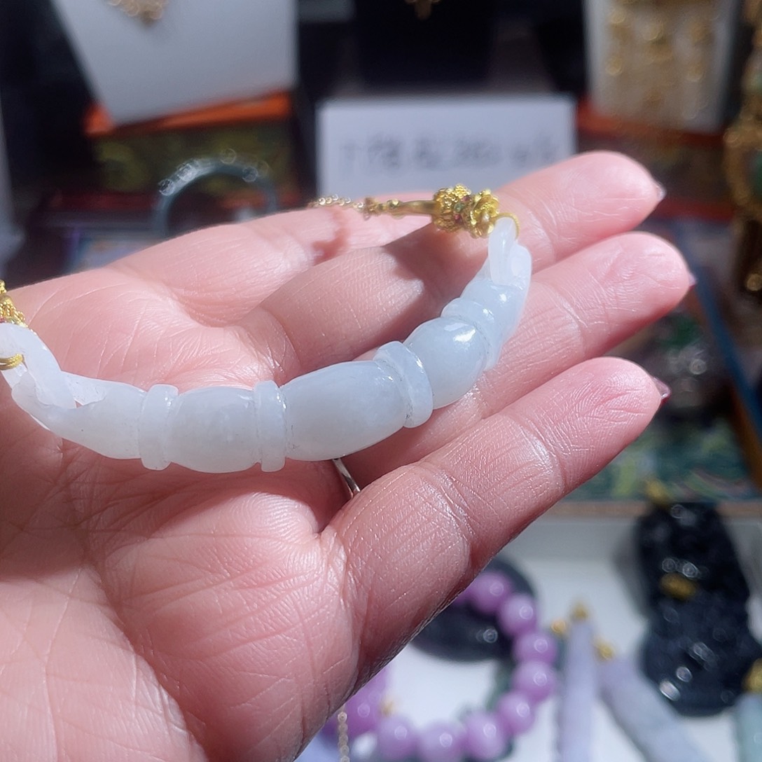 翡翠颈饰未镶嵌翡翠藕节弯弯