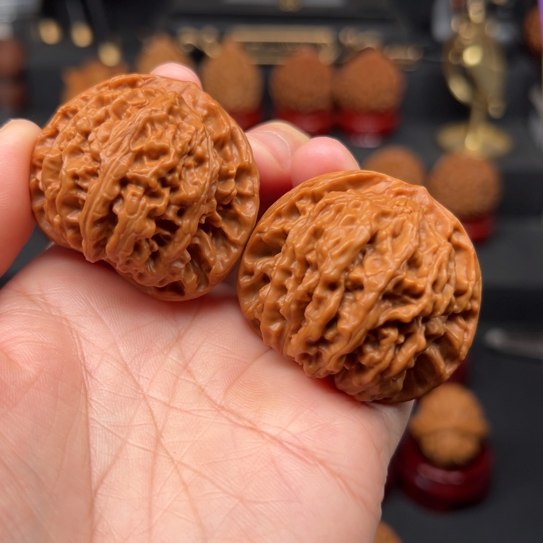 文玩核桃吊坠43京八对