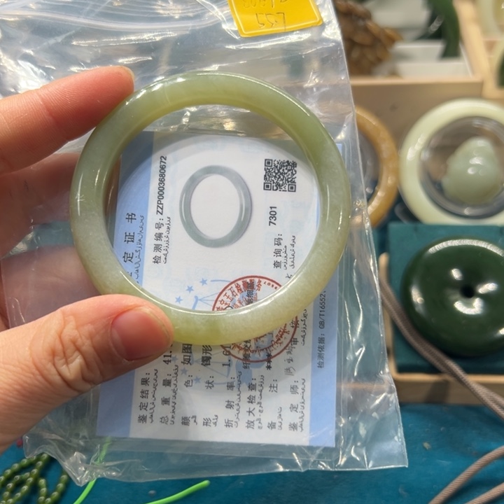 和田玉手镯未镶嵌55.7圈围80672