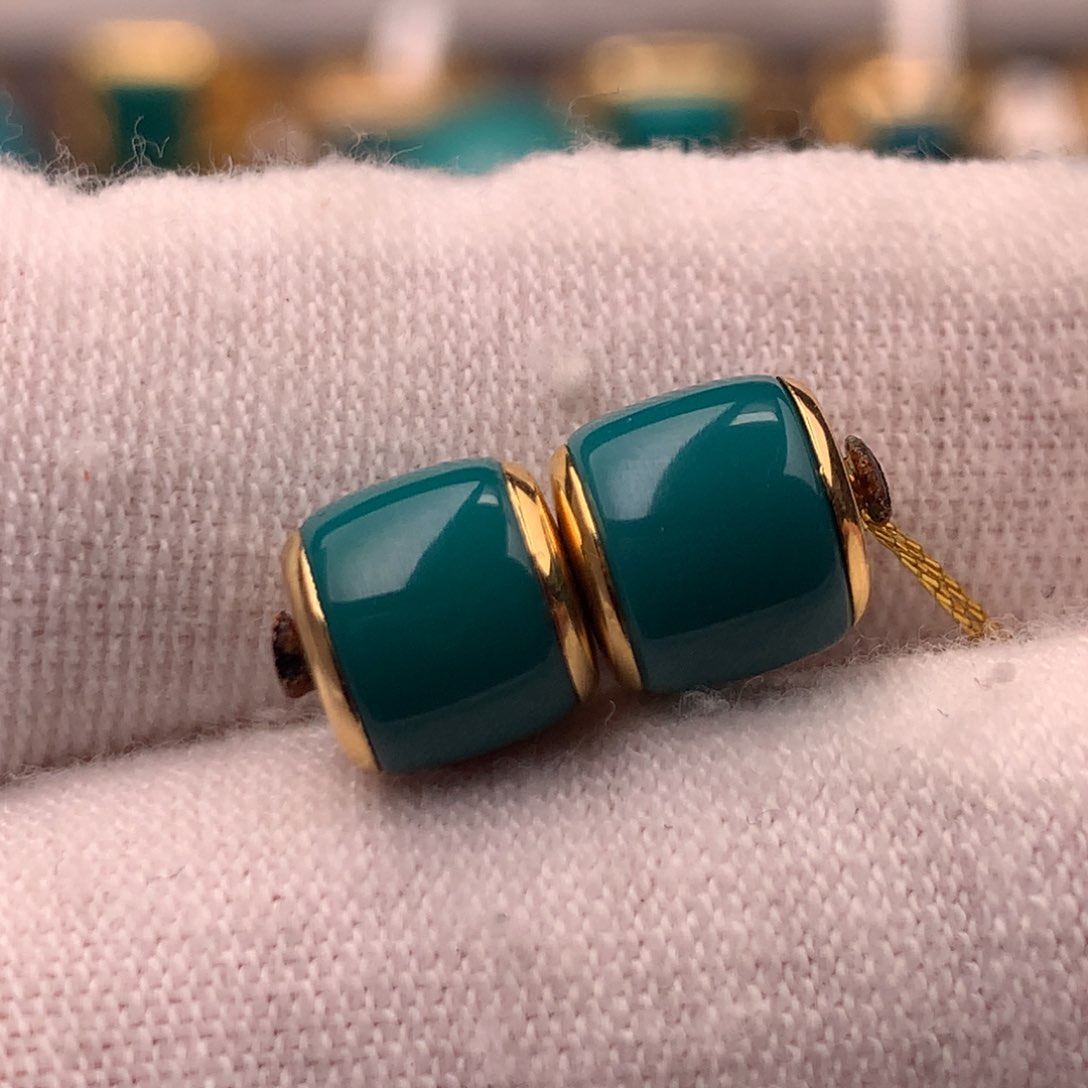 绿松石18K金镶嵌车挂