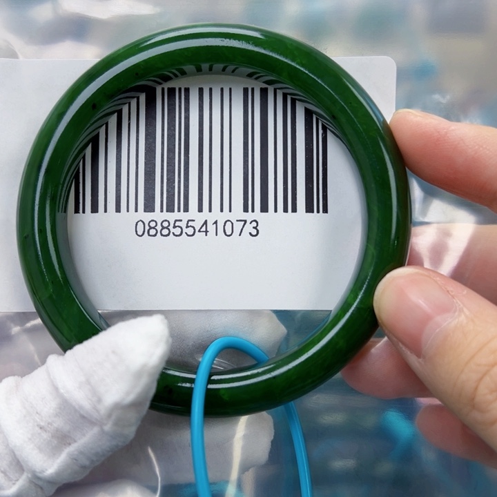 和田玉未镶嵌手镯微瑕5657