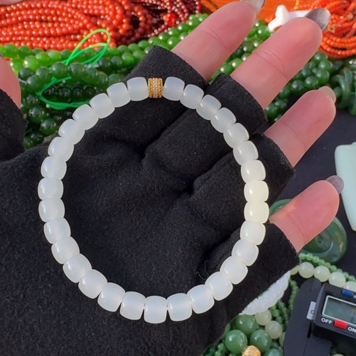 和田玉未镶嵌颈饰卡7大学生