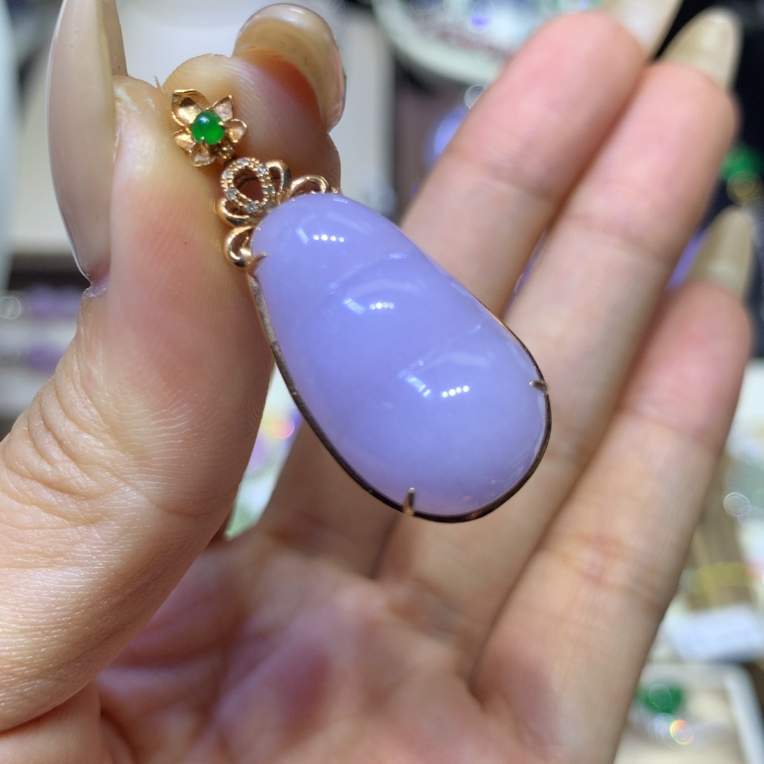 翡翠18K金镶嵌颈饰