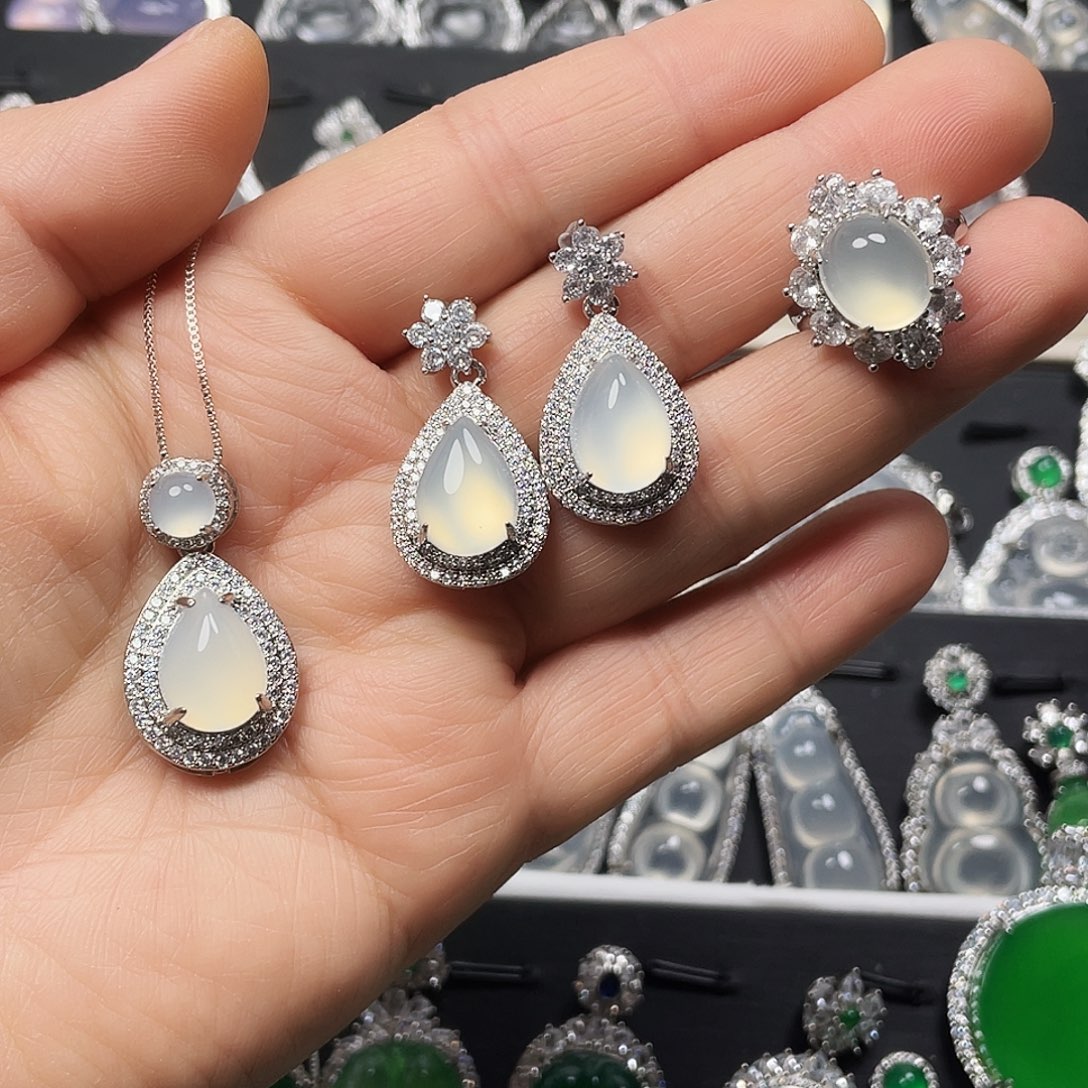 玛瑙/玉髓颈饰合金