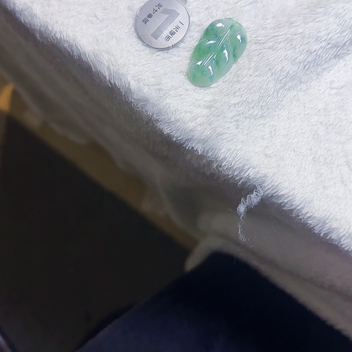 翡翠未镶嵌颈饰发错