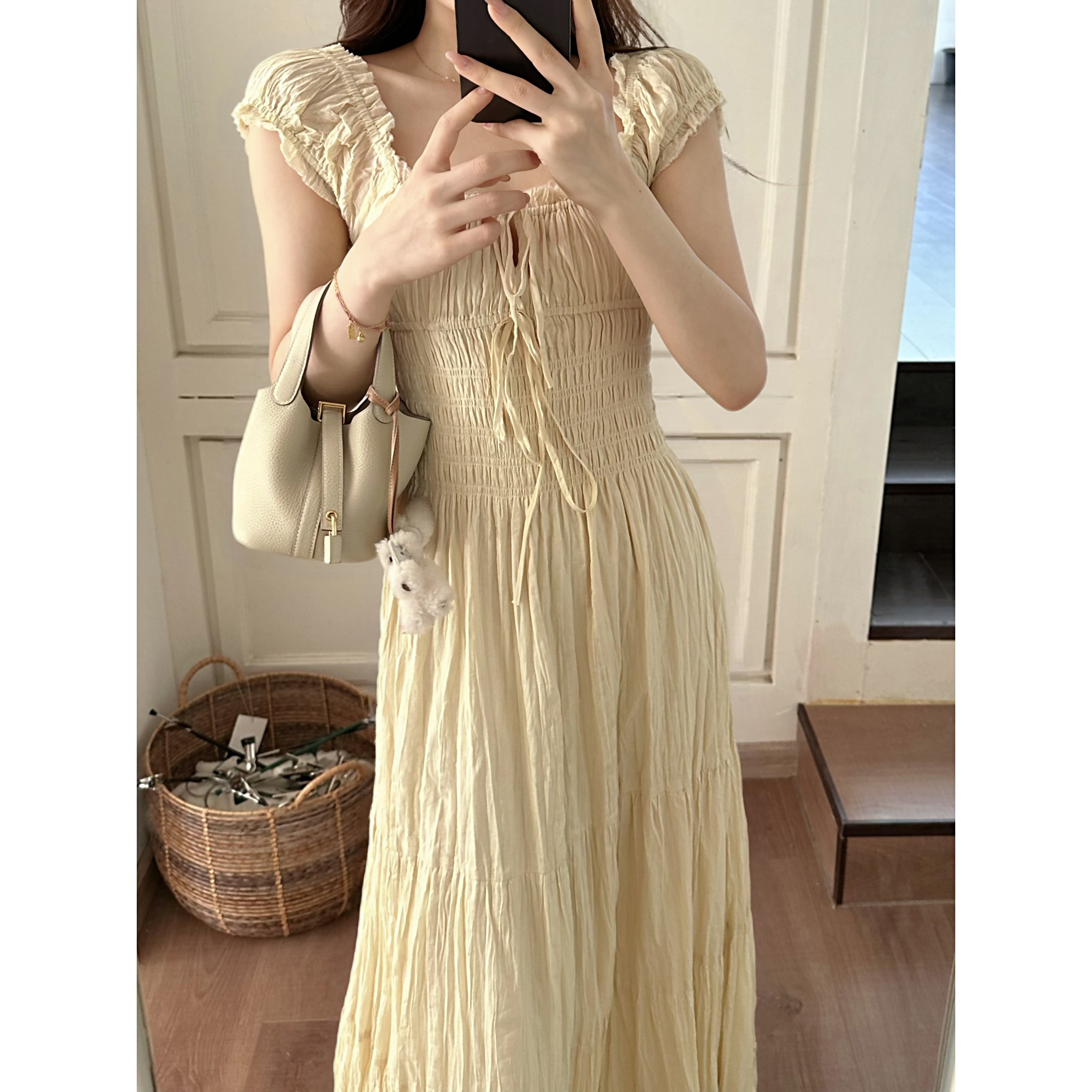 Madofit麻豆/1832 祈愿少女 25新款收腰褶皱方领系带小飞袖连衣裙