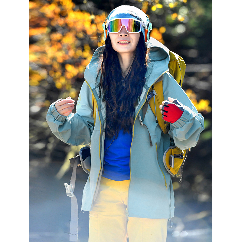 北京森林户外秋冬连帽专业防风保暖耐磨防水透气加绒冲锋软壳衣女