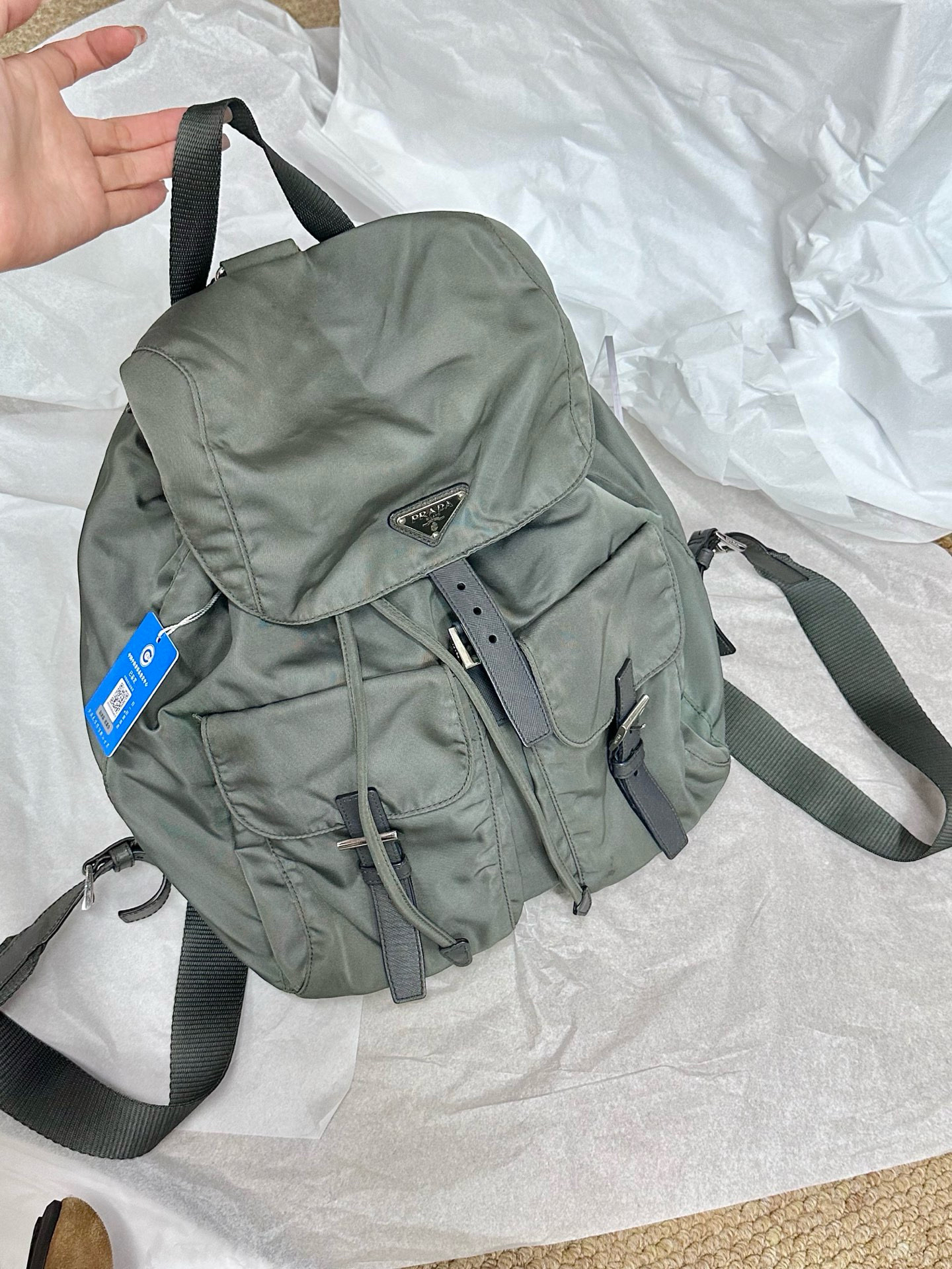 95新 Prada/普拉达 prada降落伞灰色双肩包