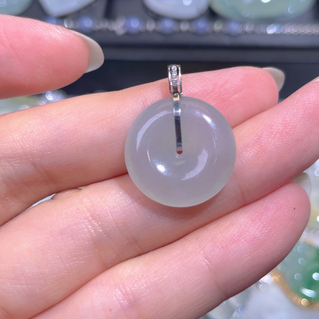 颈饰18K金镶嵌翡翠翡翠