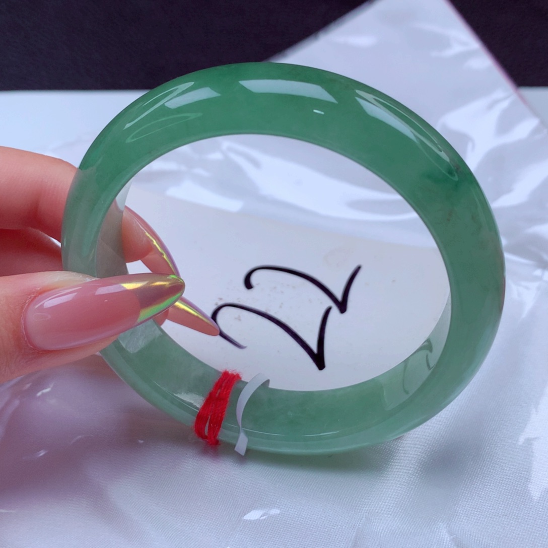 翡翠手镯未镶嵌翡翠57