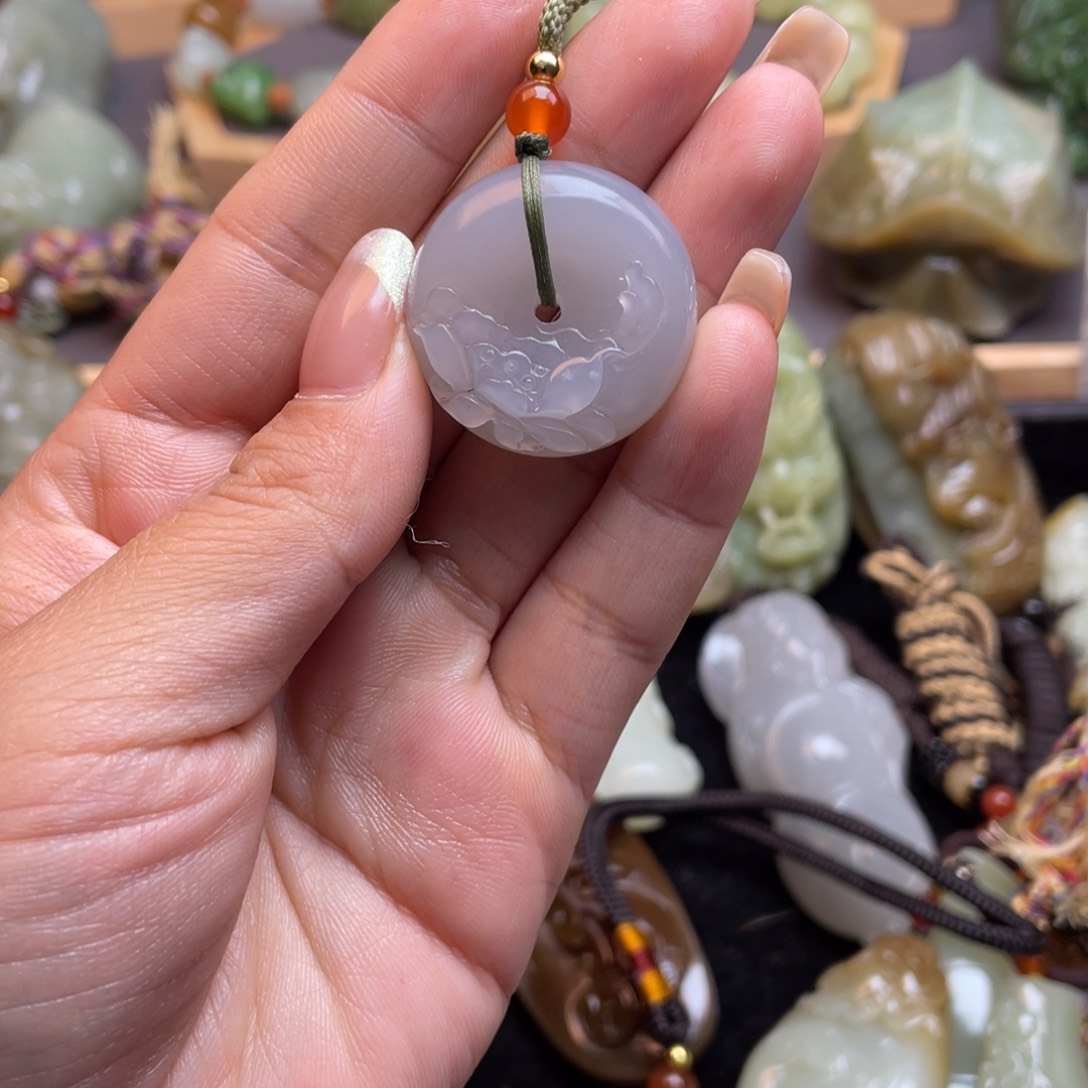 和田玉颈饰未镶嵌