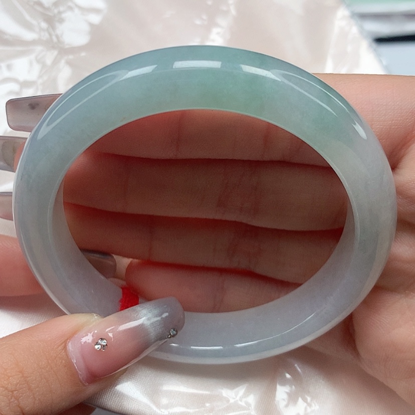 【闪购商品】翡翠手镯未镶嵌56圈半山水冰胶