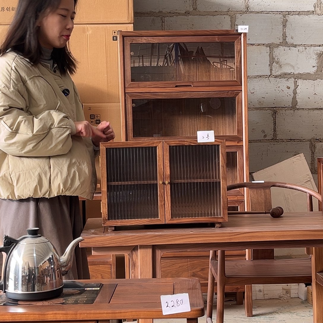 木（非红木类）双门杯柜2号