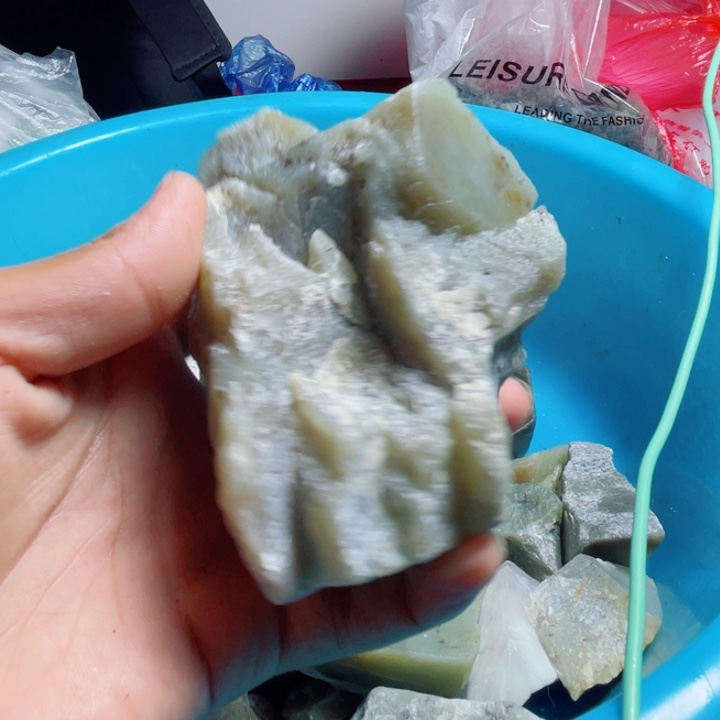 未镶嵌和田玉（糖玉）珠宝半成品