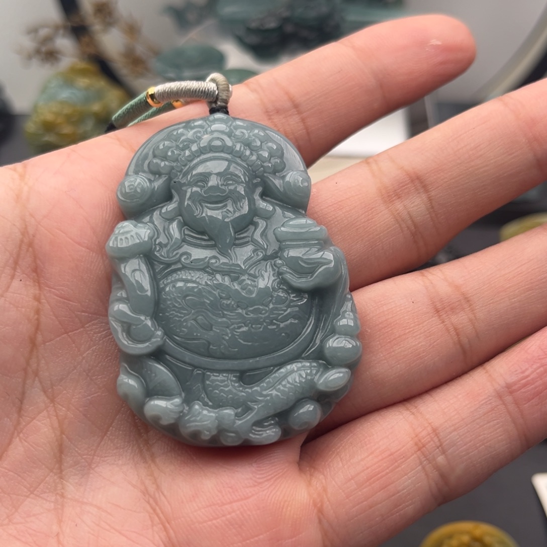 翡翠未镶嵌颈饰财神