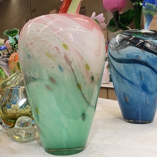 琉璃花瓶高31厘米口径9厘米