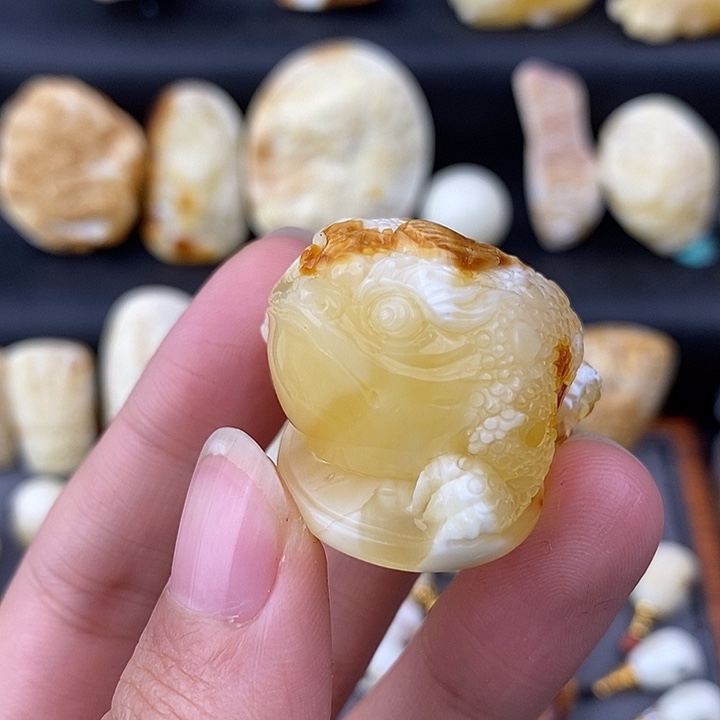 琥珀未镶嵌裸石金蟾手把摆件c708