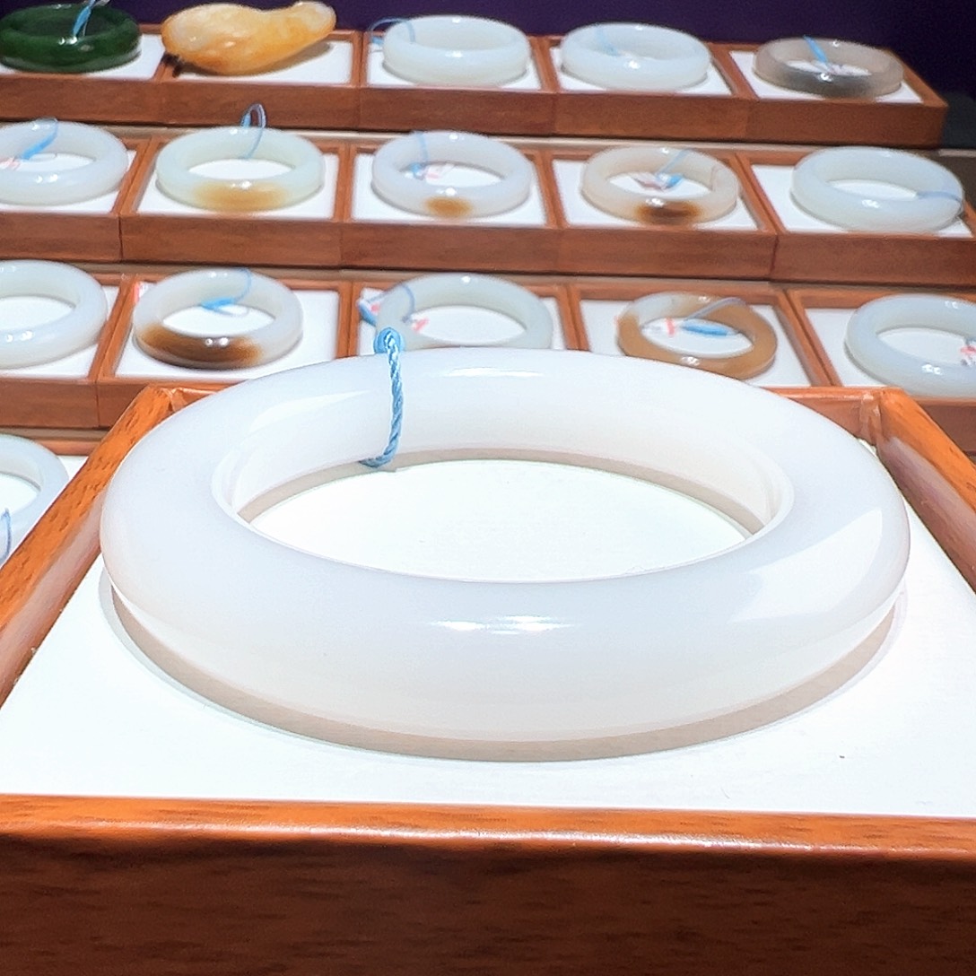 和田玉手镯54 55未镶嵌