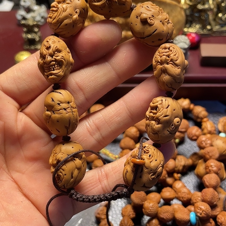 用***0大桃核雕刻恶僧手串2