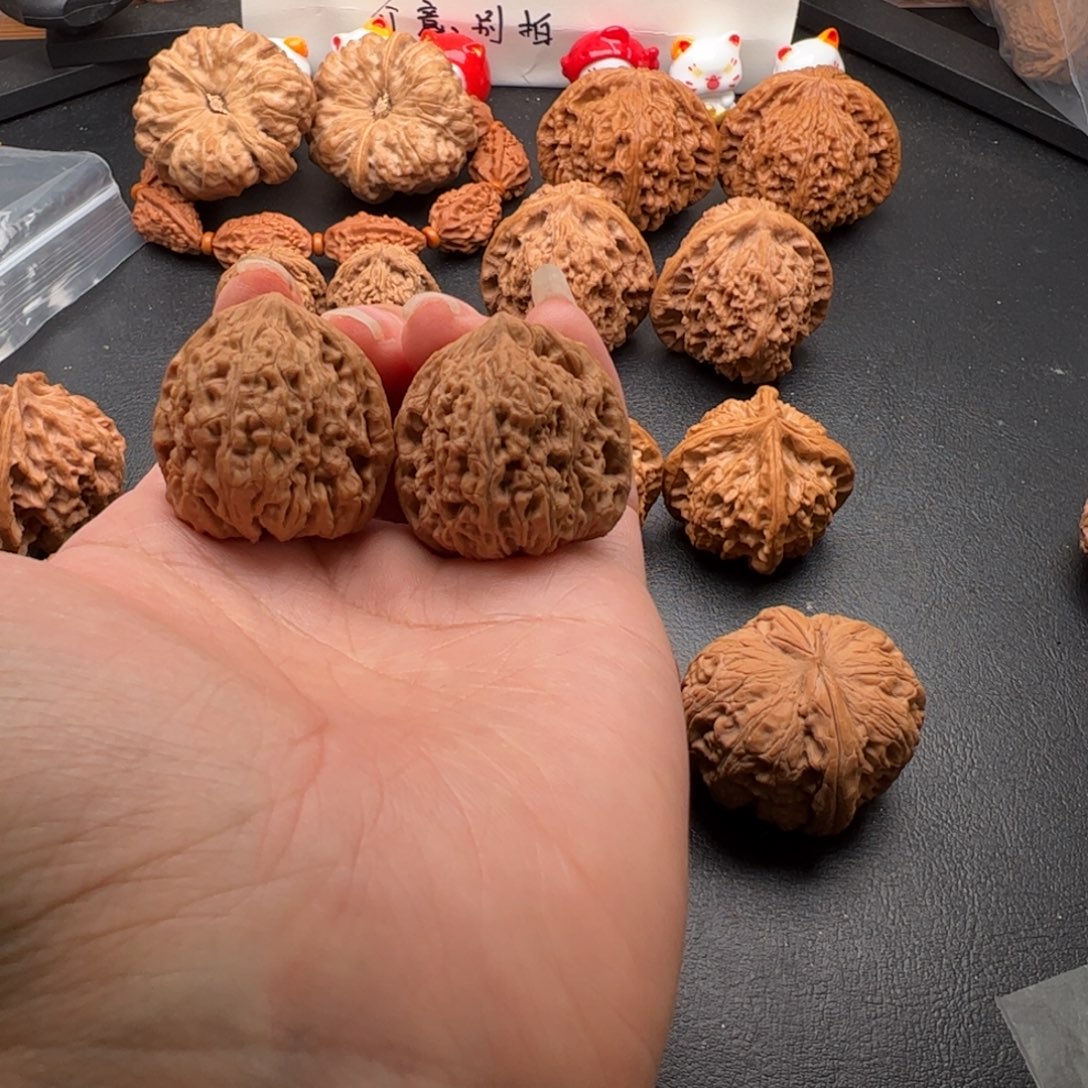 见***己文玩核桃把件南疆石