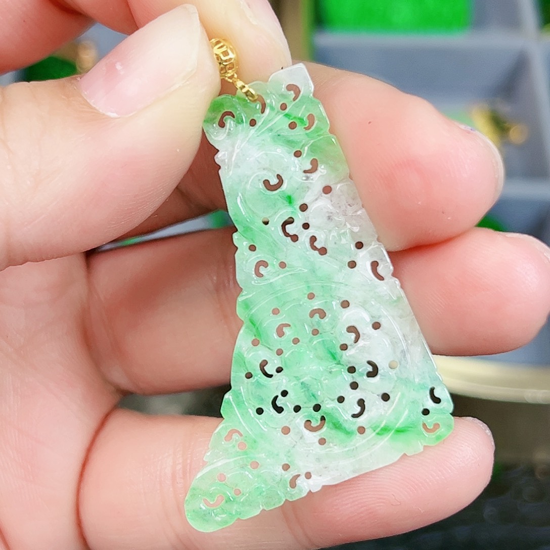 翡翠项链18K金镶嵌吊坠