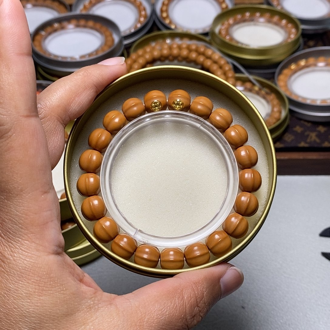 猴头核桃手串79号18k双标鲨鱼鳍11左右