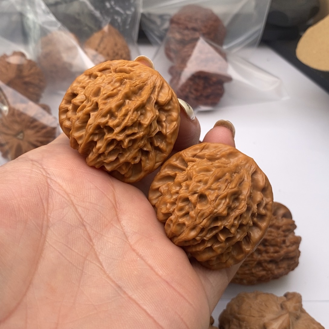 文玩核桃吊坠龙门涧