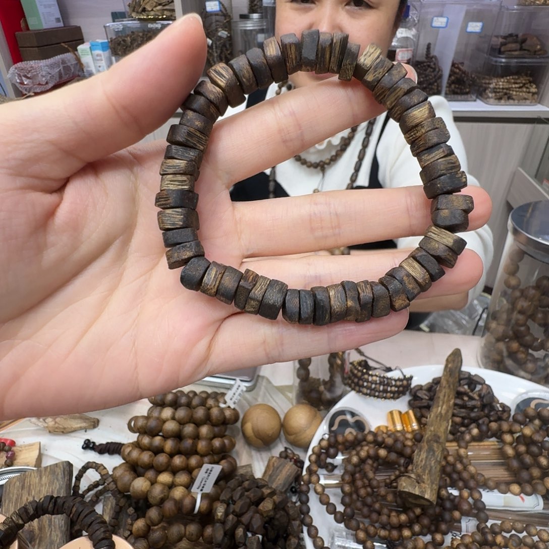 沉香手串白棋母树随型单圈 11 克多样性发一