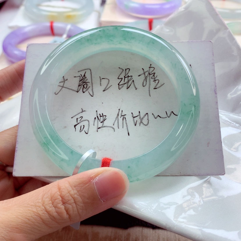 【闪购商品】翡翠手镯未镶嵌60.4起光飘花大圈毕业A